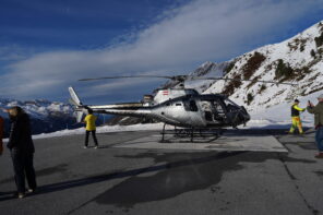 Sölden i dolina Ötztal z lotu heli ptakiem- przez tunel na nartach- śladami Bonda. Alpejska eskapada.